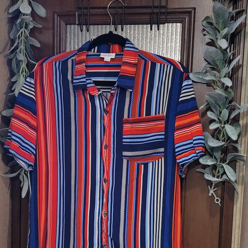 LuLaRoe Michael shirt